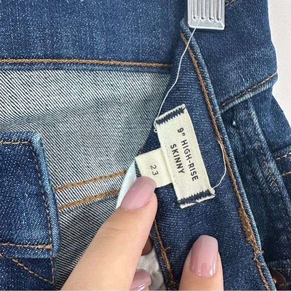 Madewell 9" Mid-Rise Skinny Jeans in Paloma Wash: Raw-Hem Edition - Picture 5 of 12